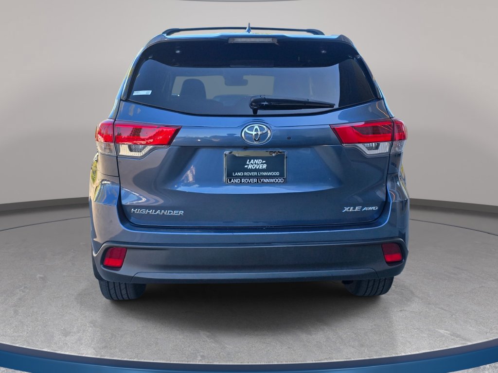 Used 2019 Toyota Highlander XLE AWD/4WD image 7