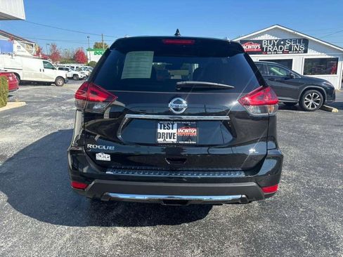 Used 2018 Nissan Rogue SL image 2