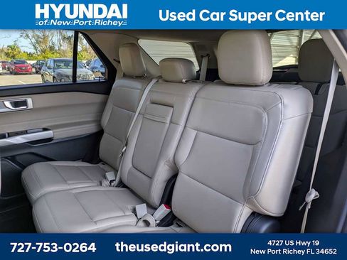 Used 2023 Ford Explorer XLT w/ Equipment Group 202A image 19