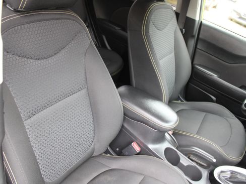 Used 2015 Kia Soul + FWD image 22