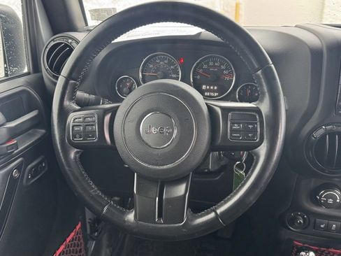 Used 2017 Jeep Wrangler Unlimited Rubicon image 15