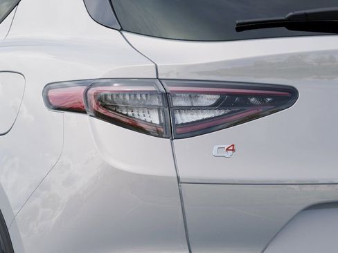 New 2026 Alfa Romeo Stelvio Sprint image 9