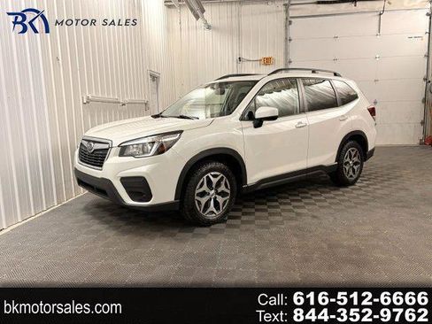 Used 2020 Subaru Forester Premium AWD/4WD image 1