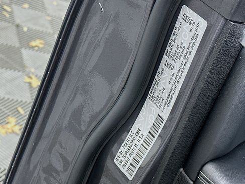 Used 2023 Jeep Grand Cherokee L Limited w/ Luxury Tech Group II AWD/4WD image 12