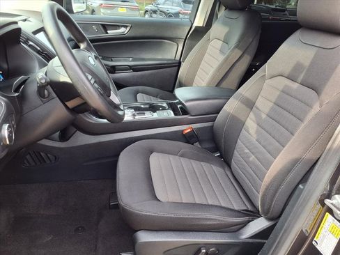 Used 2020 Ford Edge SE image 23