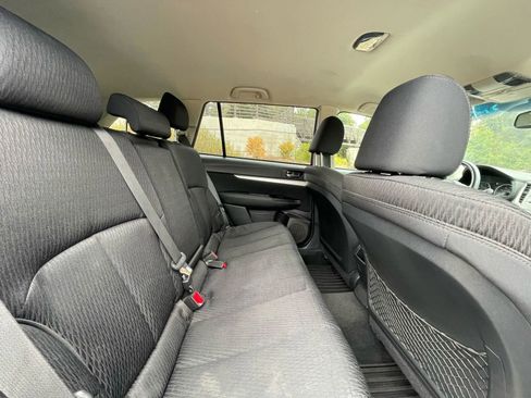Used 2011 Subaru Outback 2.5i Premium image 8
