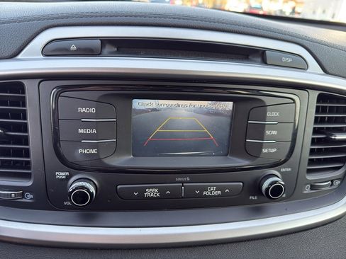 Used 2018 Kia Sorento L image 17