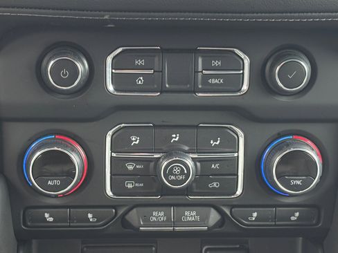 Used 2024 Chevrolet Tahoe LT image 4