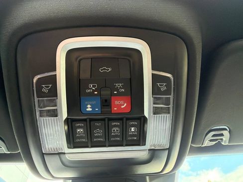 Used 2023 RAM 1500 Laramie AWD/4WD image 17