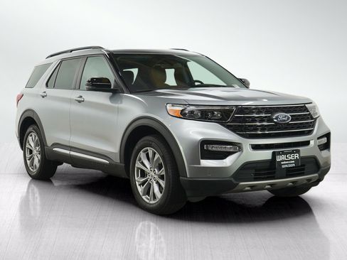 Used 2024 Ford Explorer XLT w/ Equipment Group 202A AWD/4WD image 8