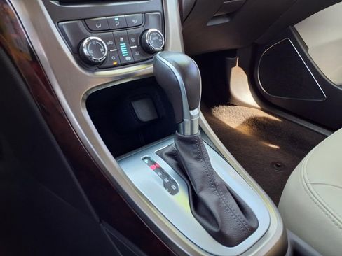 Used 2015 Buick Verano FWD image 28