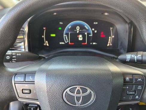 Used 2025 Toyota Camry LE FWD image 22