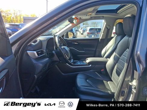 Used 2020 Toyota Highlander XLE image 15