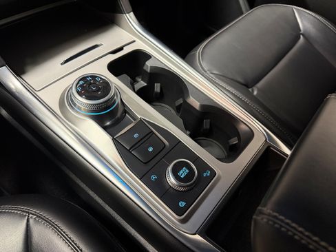 Used 2021 Ford Explorer XLT w/ Equipment Group 202A image 25