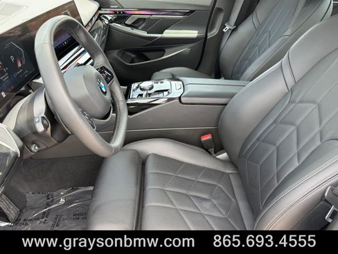 Used 2025 BMW 540i xDrive AWD/4WD image 12