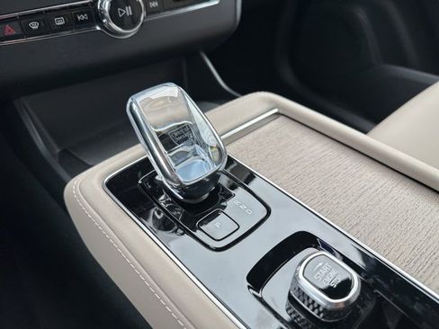 New 2026 Volvo XC90 B6 Plus w/ Protection Package Premier image 14