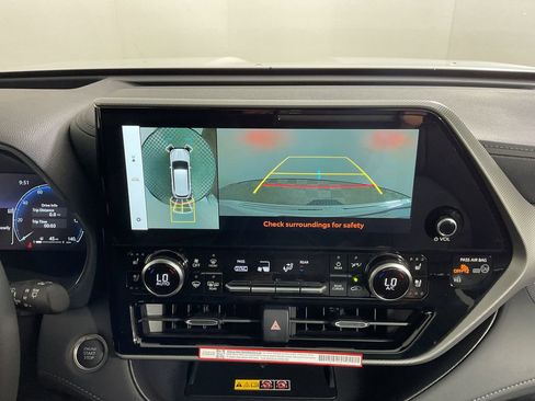 New 2026 Toyota Highlander Platinum image 28