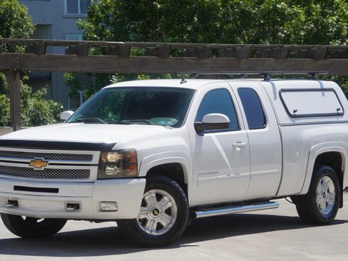Used 2013 Chevrolet Silverado 1500 LT w/ All-Star Edition AWD/4WD image 3