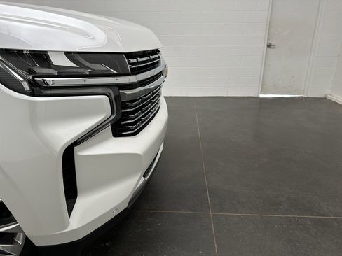 Used 2021 Chevrolet Suburban Premier image 2