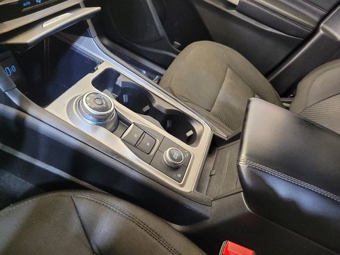 Used 2022 Ford Explorer XLT AWD/4WD image 26