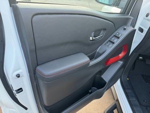New 2025 Nissan Frontier PRO-4X image 6