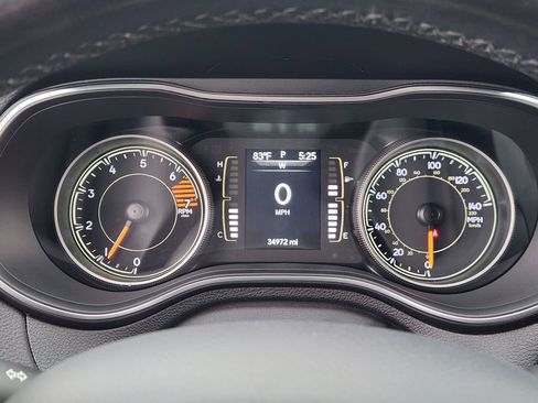 Used 2020 Jeep Cherokee Latitude Plus w/ Comfort/Convenience Group image 11