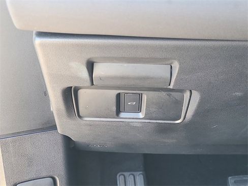 Used 2024 Land Rover Range Rover Evoque S image 25