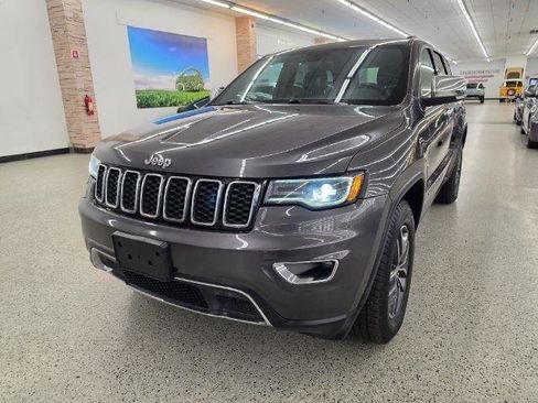 Used 2017 Jeep Grand Cherokee Limited w/ Luxury Group II AWD/4WD image 1
