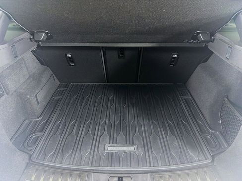 Used 2024 Land Rover Range Rover Evoque Dynamic SE image 17