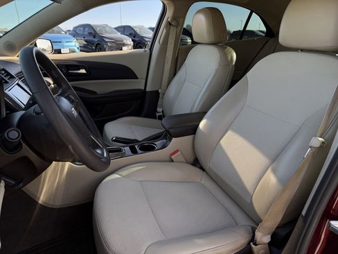 Used 2016 Chevrolet Malibu LT w/ Power Convenience Package image 21