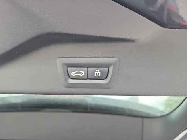 Used 2021 BMW X5 xDrive40i w/ Convenience Package AWD/4WD image 19