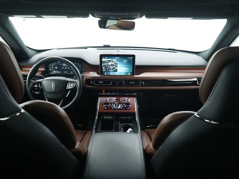 Used 2023 Lincoln Aviator Reserve w/ Equipment Group 201A image 14