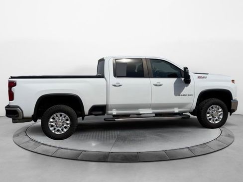 Used 2022 Chevrolet Silverado 2500 LT w/ Convenience Package image 2