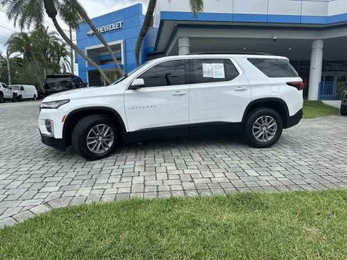 Used 2022 Chevrolet Traverse LT FWD image 34