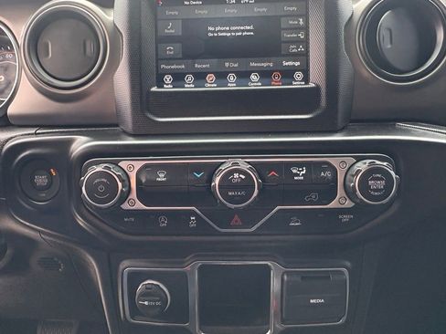 Used 2022 Jeep Wrangler Unlimited Sport image 24