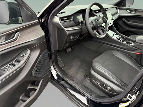 New 2026 Jeep Grand Cherokee Altitude AWD/4WD image 19