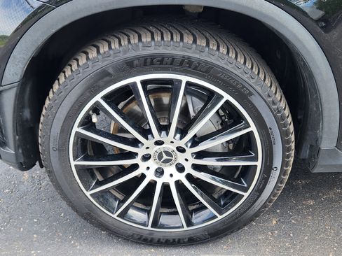 Used 2021 Mercedes-Benz GLC 300 4MATIC image 21