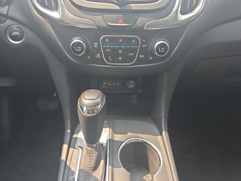 Used 2019 Chevrolet Equinox LT FWD image 12