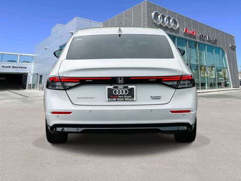 Used 2023 Honda Accord Touring image 3
