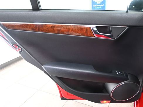 Used 2009 Mercedes-Benz C 300 4MATIC Sedan image 12
