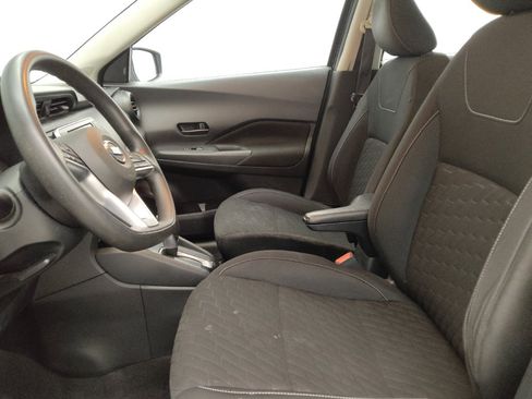 Used 2021 Nissan Kicks S FWD image 17