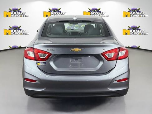 Used 2019 Chevrolet Cruze LT FWD image 6