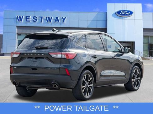 Used 2022 Ford Escape SE w/ SE Sport Appearance Package FWD image 3