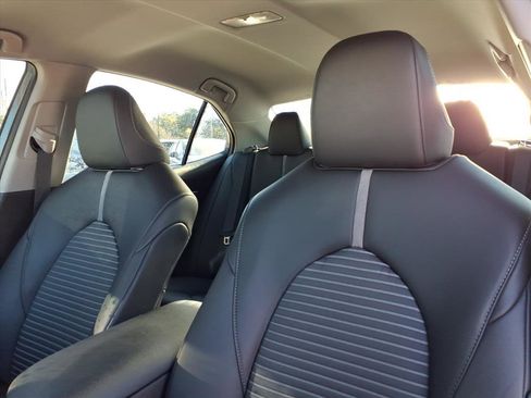 Used 2023 Toyota Camry SE image 15