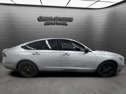 Certified 2025 Honda Accord SE image 6