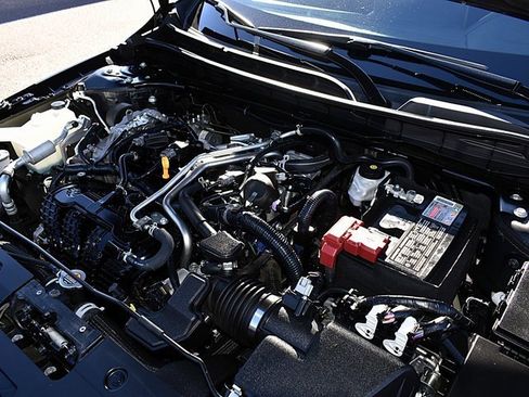 Used 2024 Nissan Altima 2.5 SV w/ SV Premium Package image 16