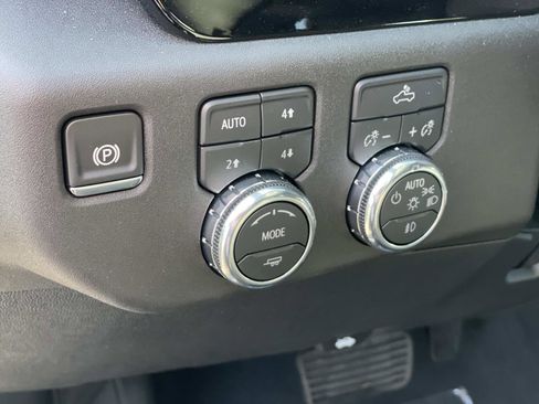 New 2026 GMC Sierra 1500 Elevation image 19