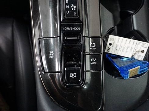 Used 2025 Toyota Crown AWD/4WD image 14