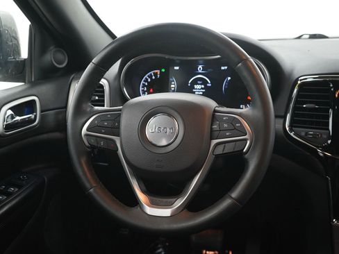 Used 2019 Jeep Grand Cherokee Altitude AWD/4WD image 14