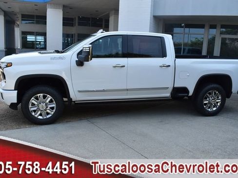 New 2026 Chevrolet Silverado 2500 High Country w/ High Country Premium Package AWD/4WD image 6